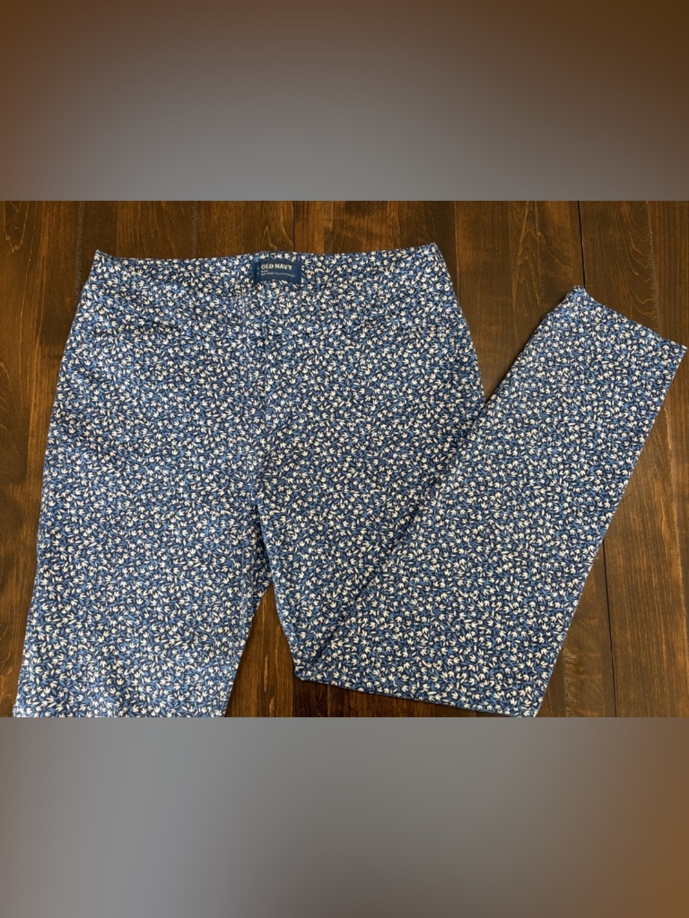 Old Navy Navy and White Floral Pixie Pants
